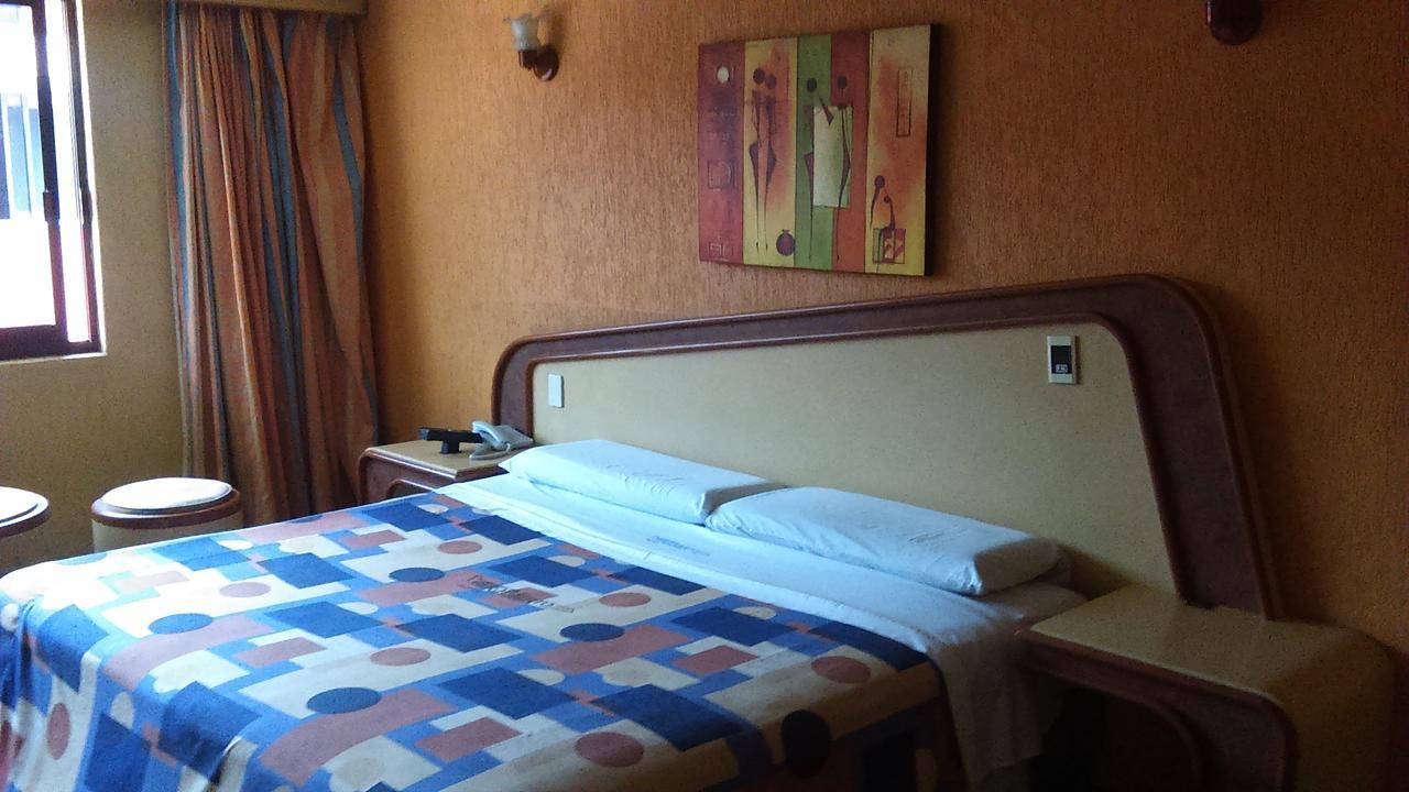 Hotel Aeropuerto Toluca Eksteriør billede