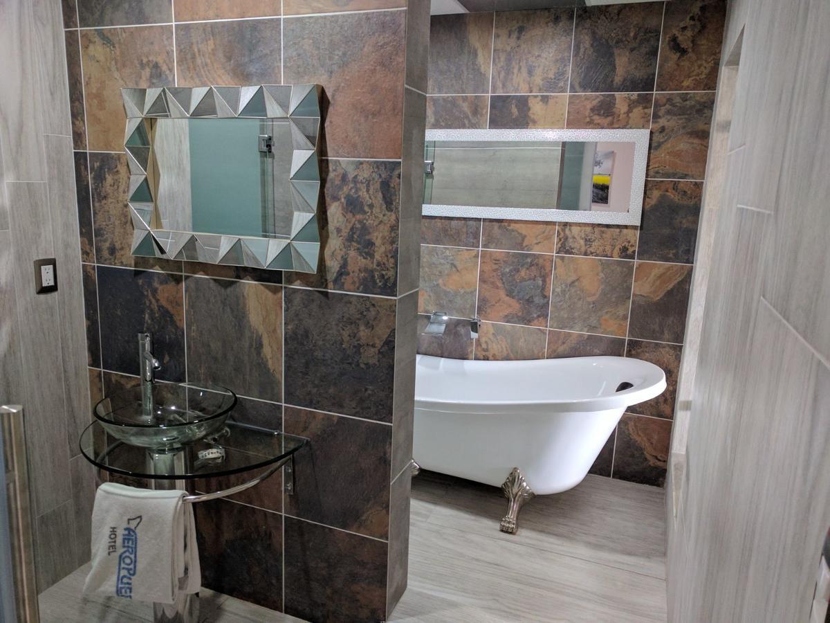 Hotel Aeropuerto Toluca Eksteriør billede
